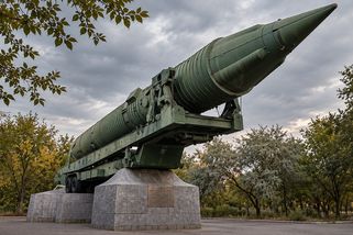 Katastrofa na Bajkonuru: Hořící lidé se propadali do asfaltu. Smrt 78 obětí Sověti 29 let tajili - Médium.cz